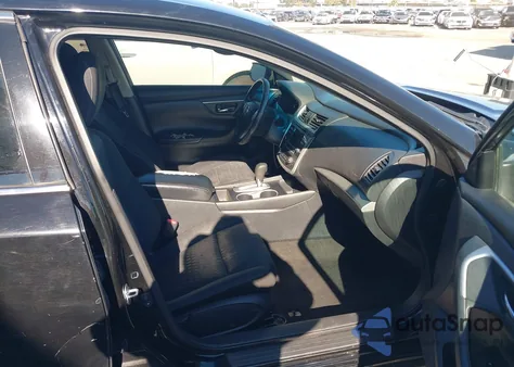 2017 Nissan Altima 2.5 Sv z USA, uszkodzony, nr VIN 1N4AL3AP9HC143652